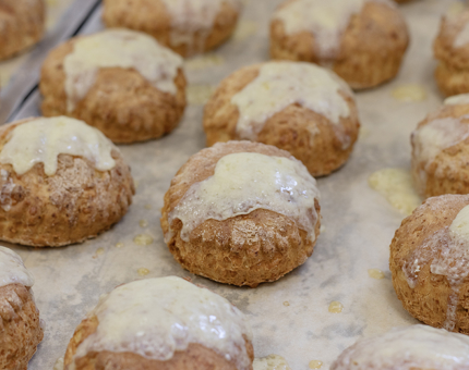 A tray of cheese scones. 