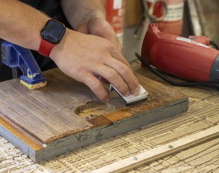 A close-up of the varnish removal. 
