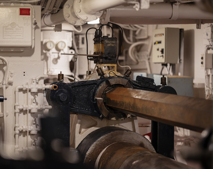 A close up of machinery in the stabilizer compartment. 