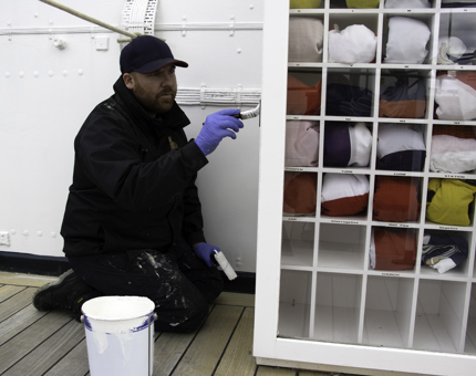 Painting the flag box