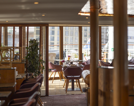 The Lighthouse Restaurant abord Fingal. 